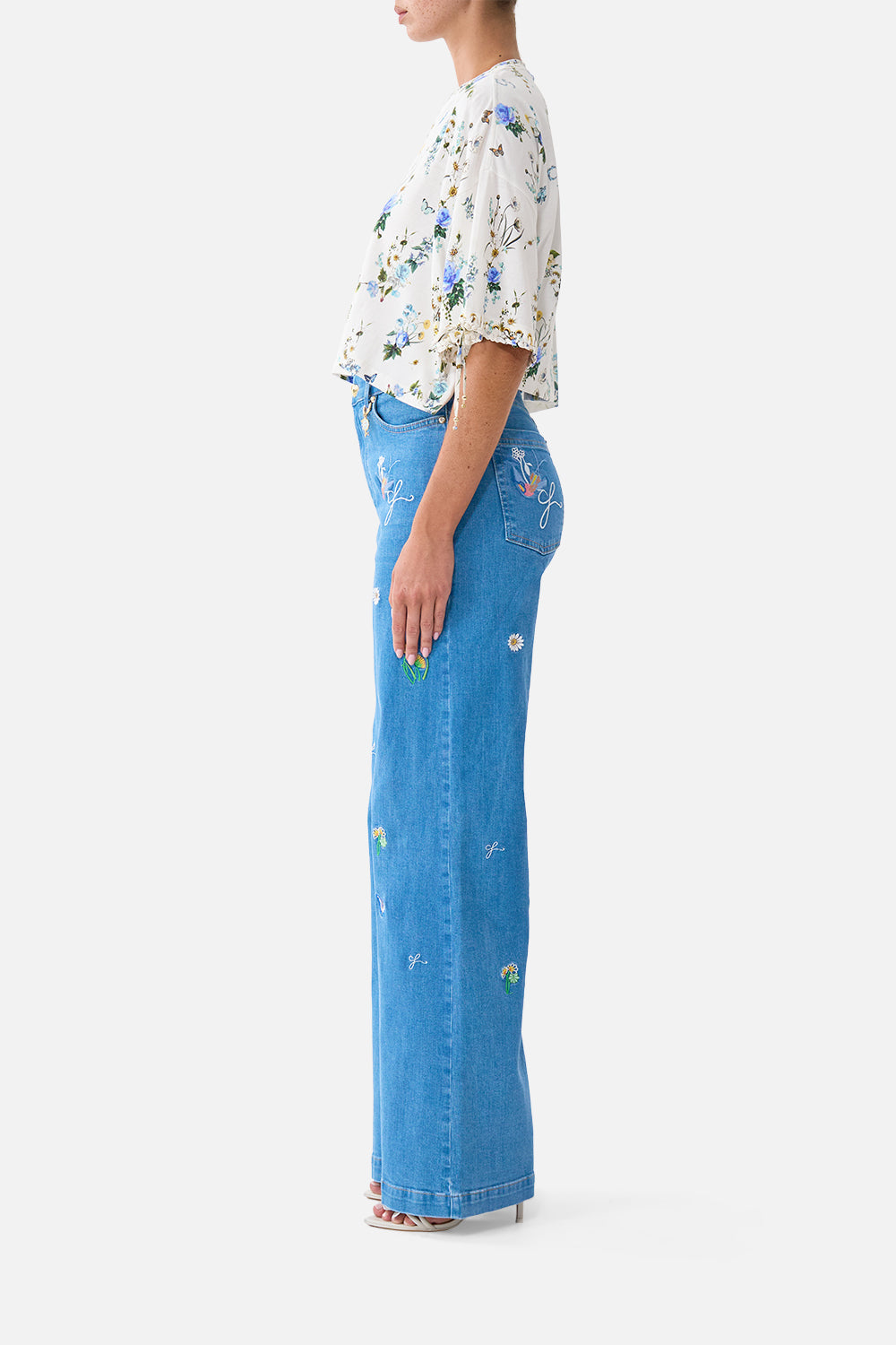 BOXY CROP TEE DANDELION SKIES