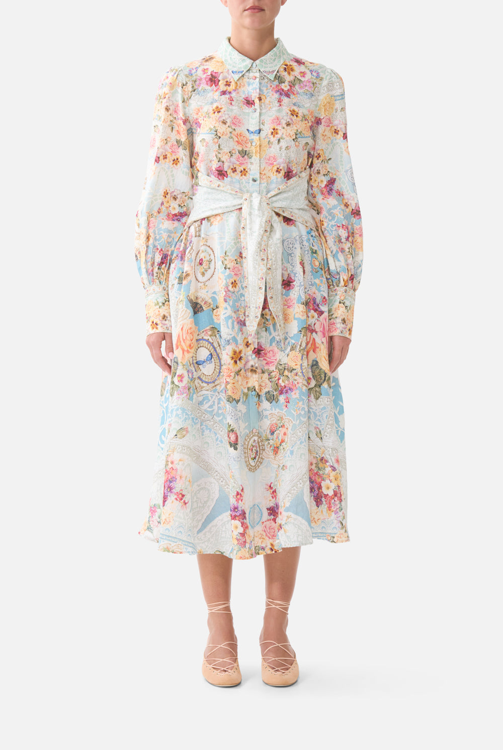 The CAMILLA TUCK FRONT SHORT MAGIC OF THE MERCADO in our  print.
