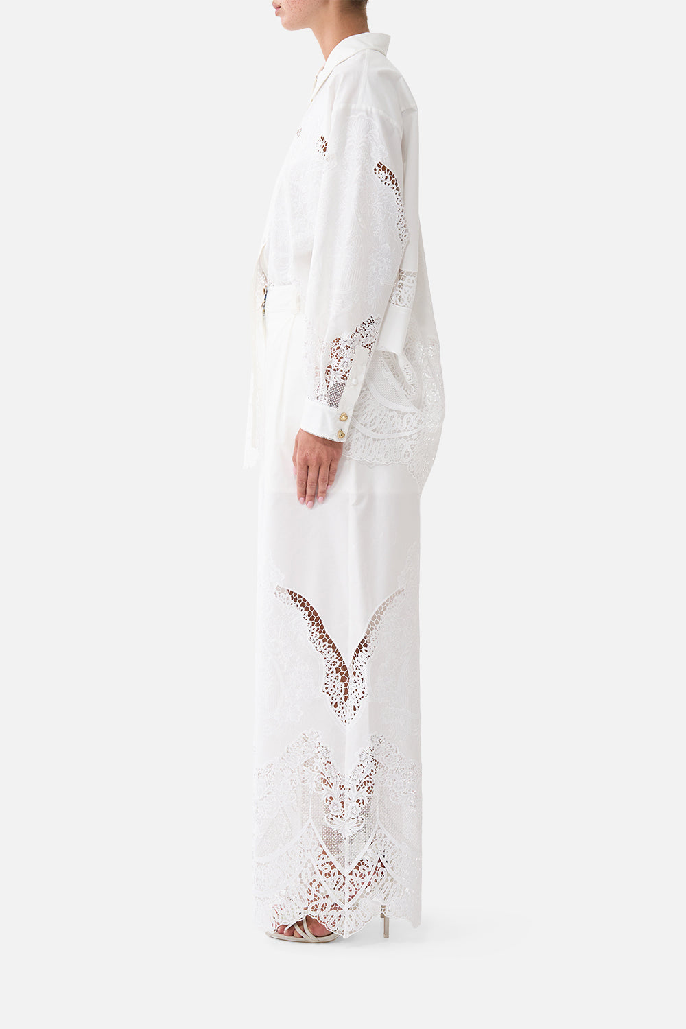 The CAMILLA PUFF SLEEVE SHIRT DRESS LEOTIGRA LAND in our  print.