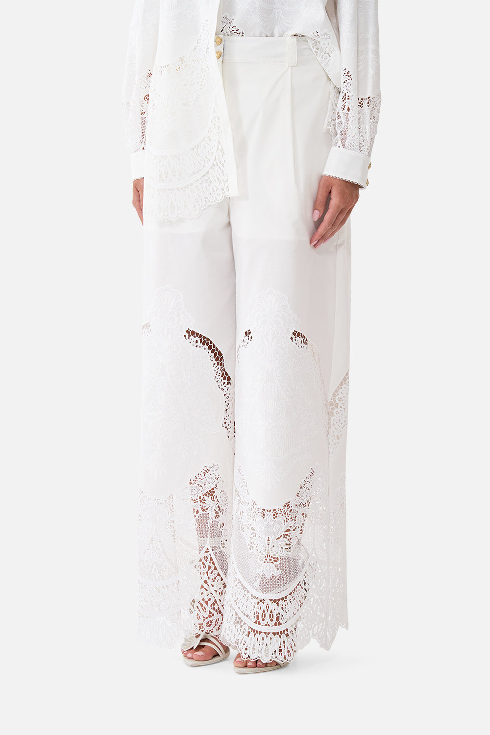 The CAMILLA PUFF SLEEVE SHIRT DRESS LEOTIGRA LAND in our  print.