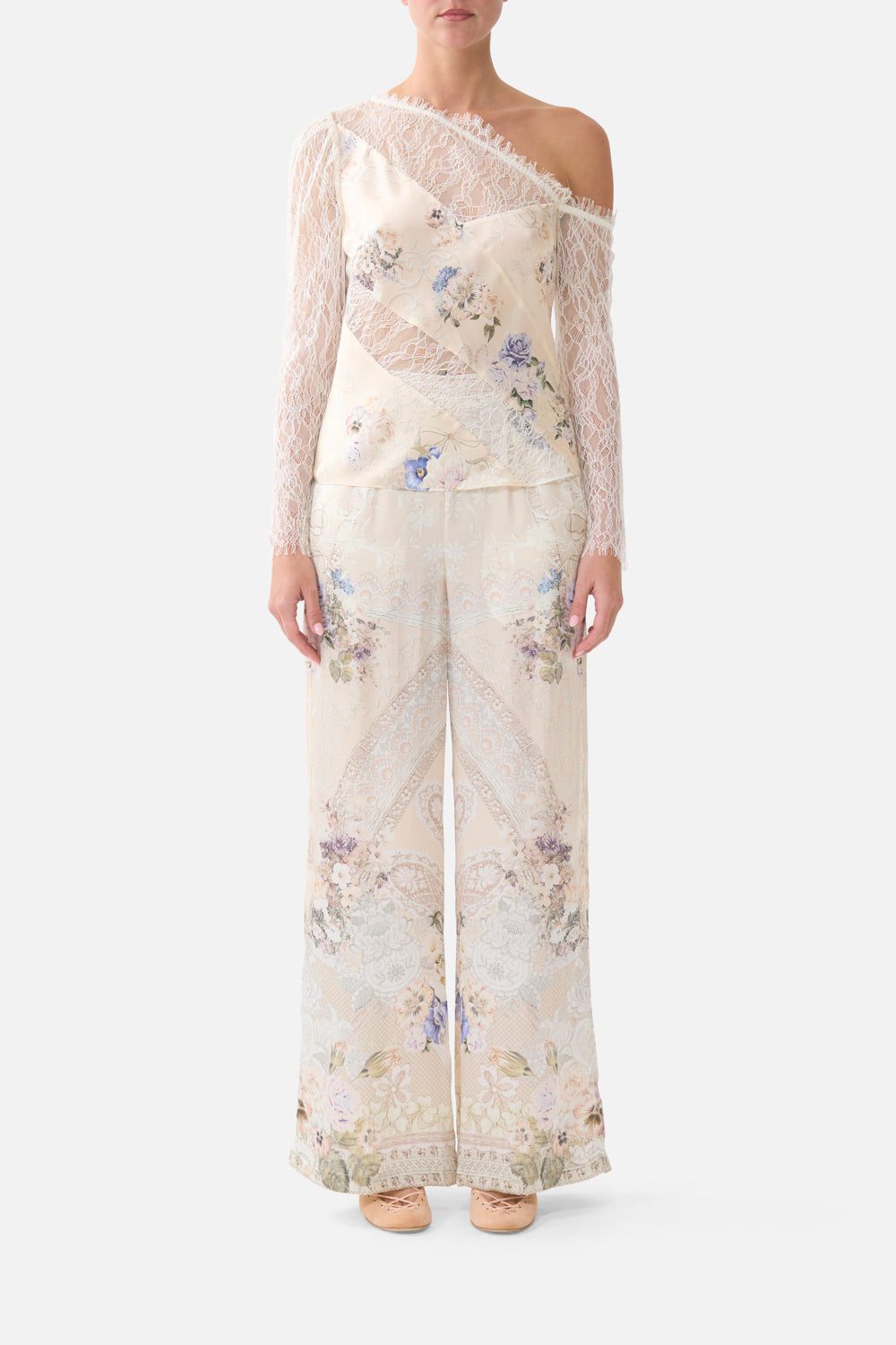 The CAMILLA LACE UP KAFTAN WITH HEM RUFFLE THE PORCELAIN PARLOUR in our  print.