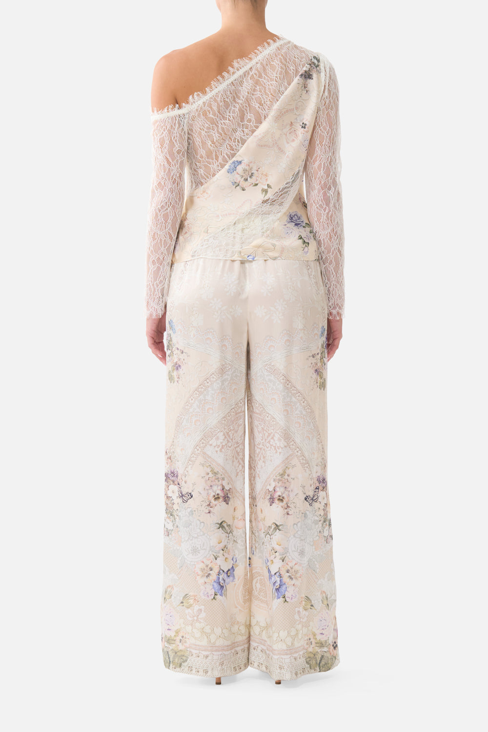 The CAMILLA LACE UP KAFTAN WITH HEM RUFFLE THE PORCELAIN PARLOUR in our  print.