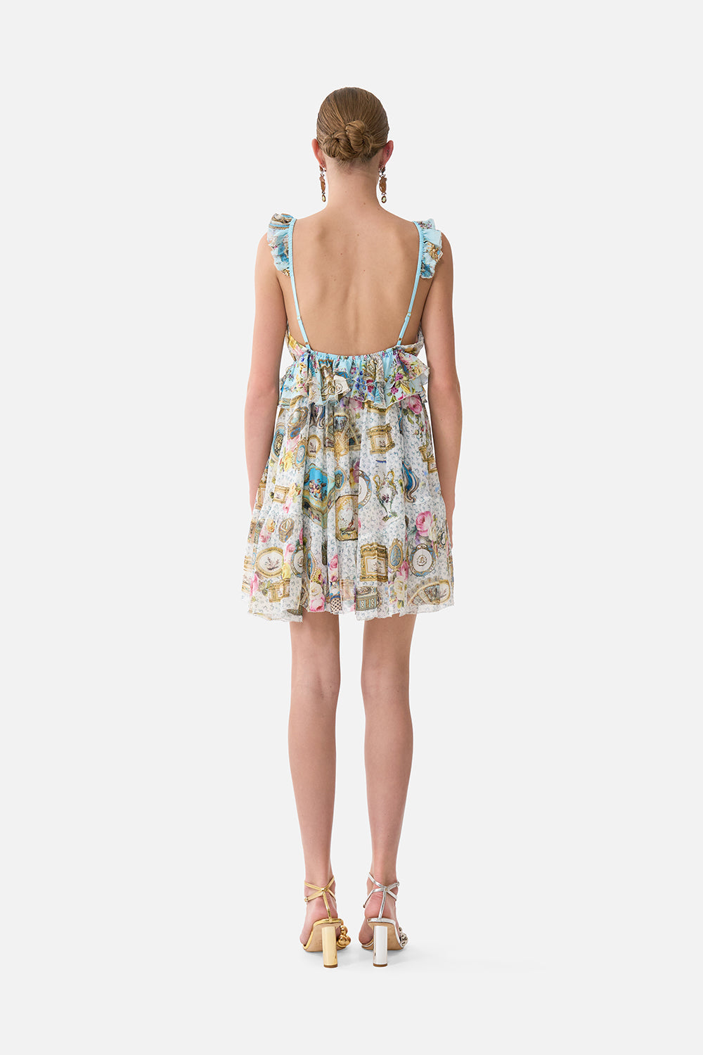 The CAMILLA MULTI WEAR LONG SARONG LEOTIGRA LAND in our  print.