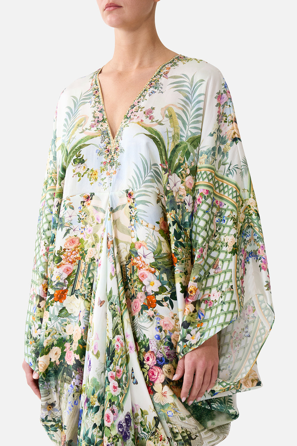 The CAMILLA SHORT SLEEVE CABANA SHIRT SISI SOCIETY in our  print.