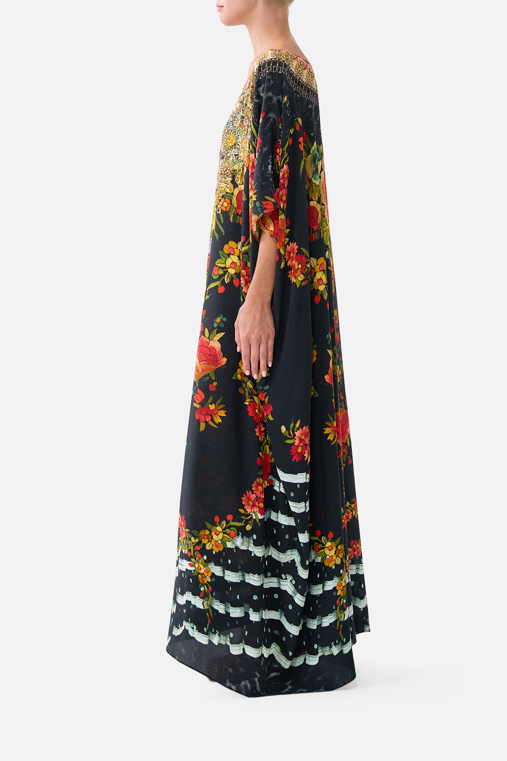 The CAMILLA LONG SLEEVE OVERSIZED SHIRT WITH POCKET MAGIC OF THE MERCADO in our  print.