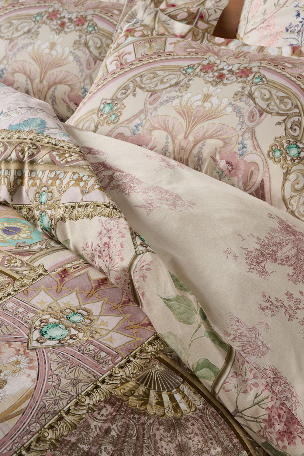 QUILT COVER SET IN THE NAME OF NOUVEAU