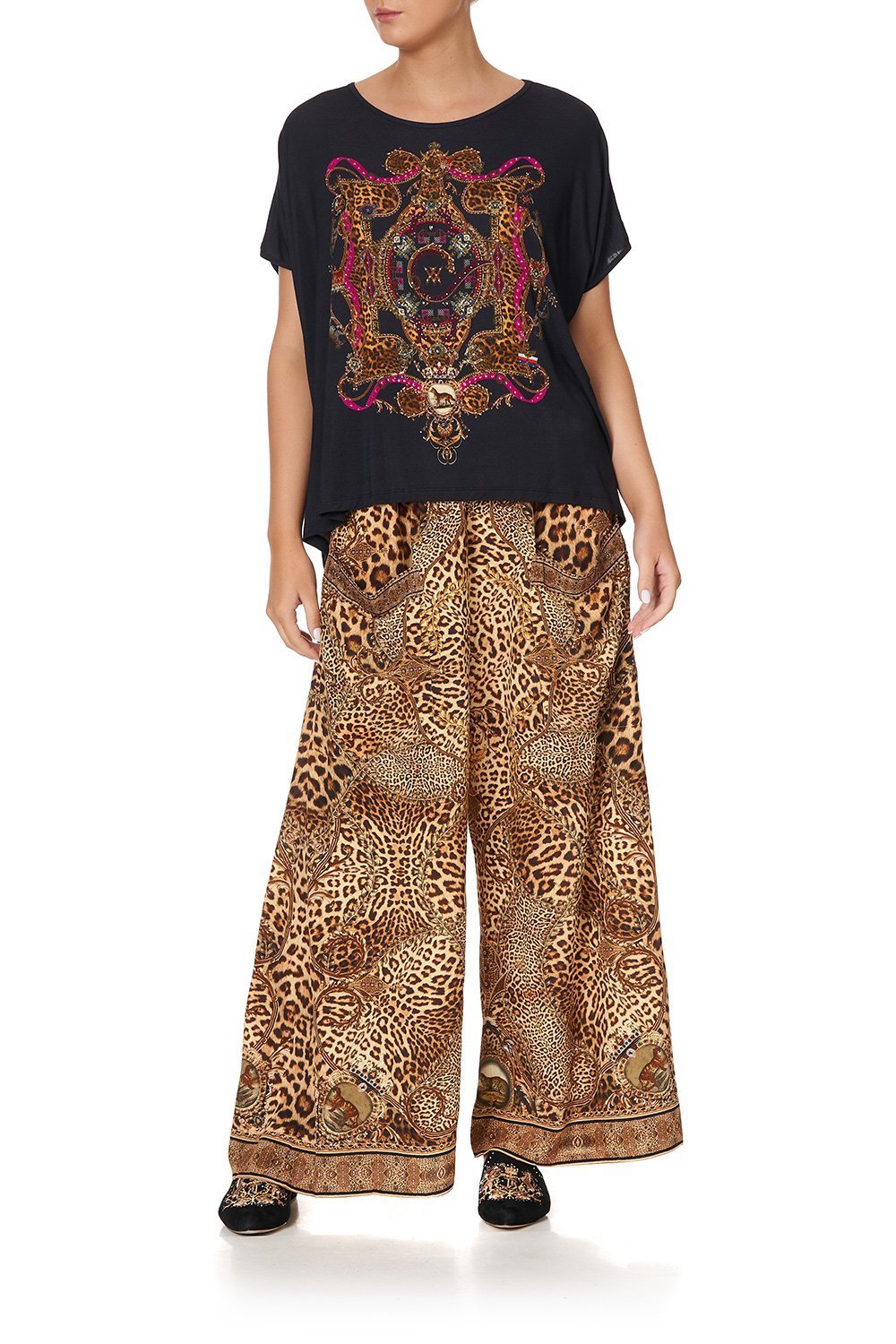 LOOSE FIT ROUND NECK TEE DINING HALL DARLING