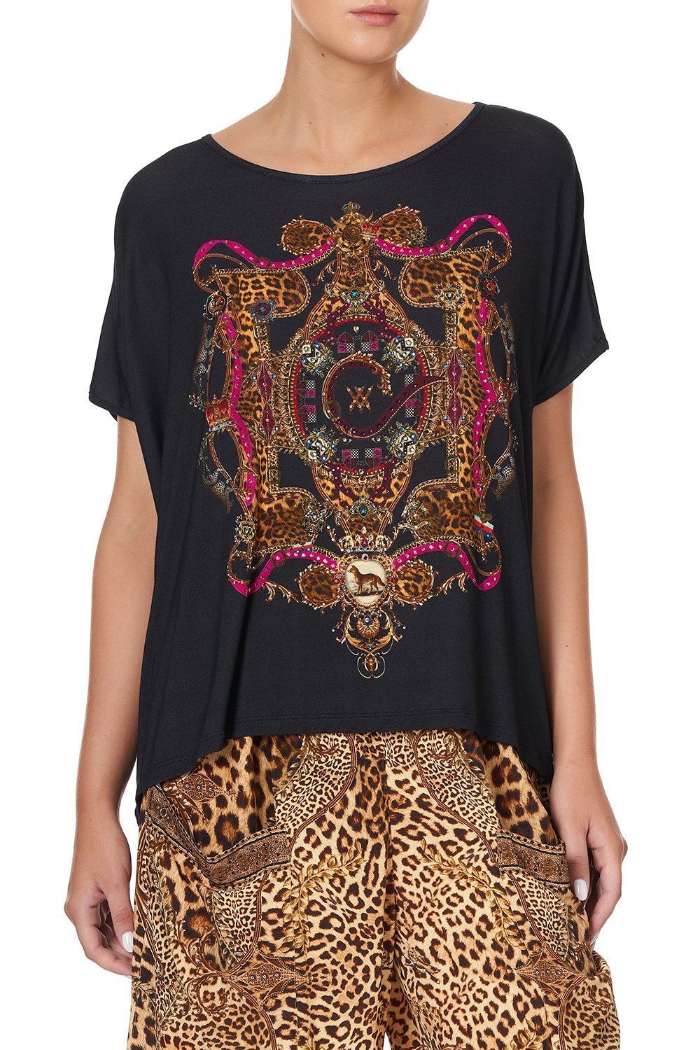 LOOSE FIT ROUND NECK TEE DINING HALL DARLING