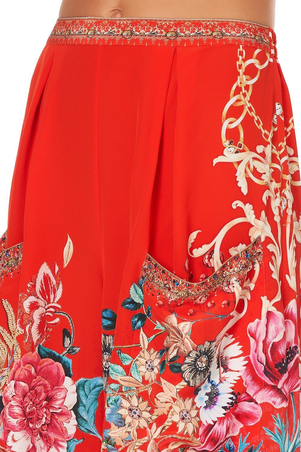 WIDE LEG TROUSER WITH FRONT POCKETS AND THE QUEEN WORE RED