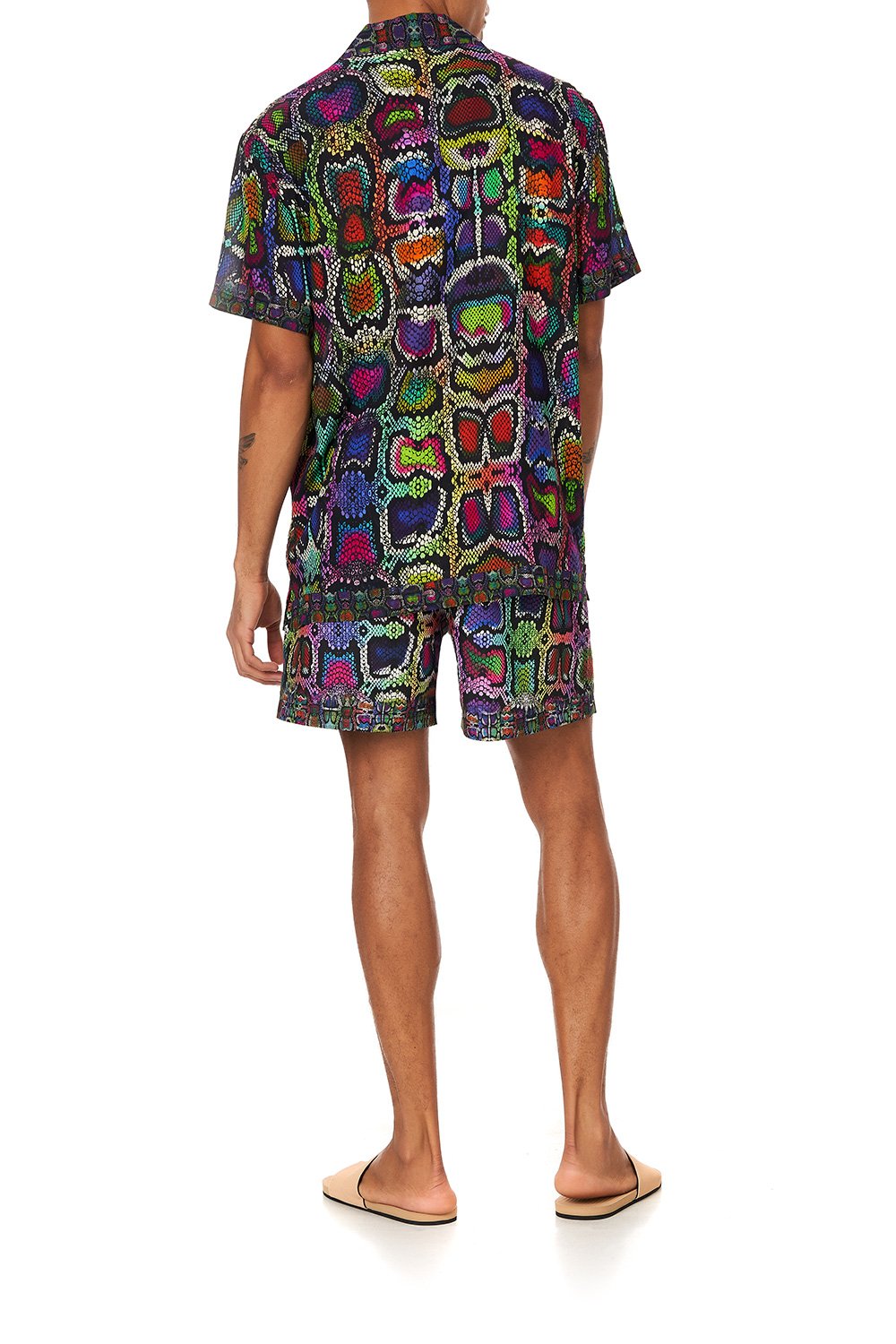 SHORT SLEEVE CAMP COLLARED SHIRT COMING DOWN FROM COSMOS