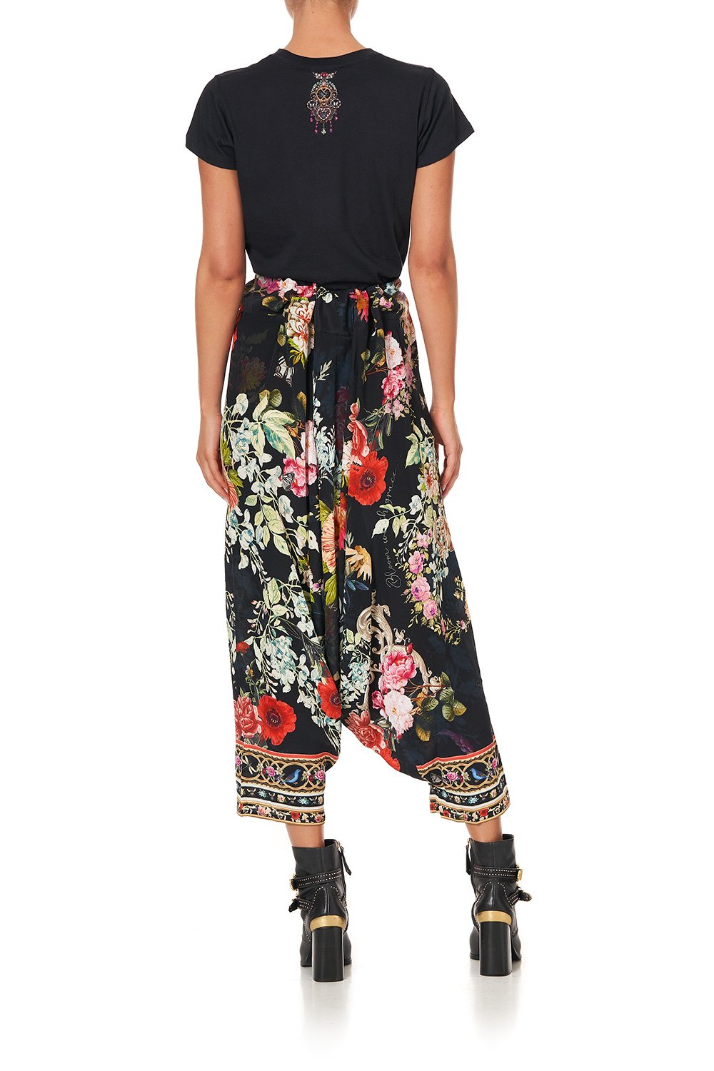 SLIM FIT ROUND NECK T-SHIRT HAMPTON HIVE