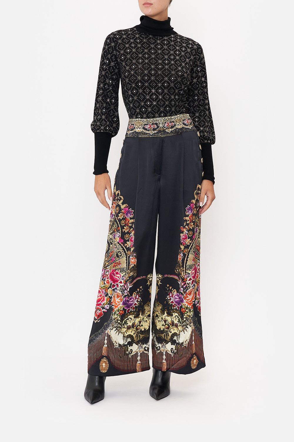 GATHERED CUFF FITTED KNIT DANCE WITH DUENDE