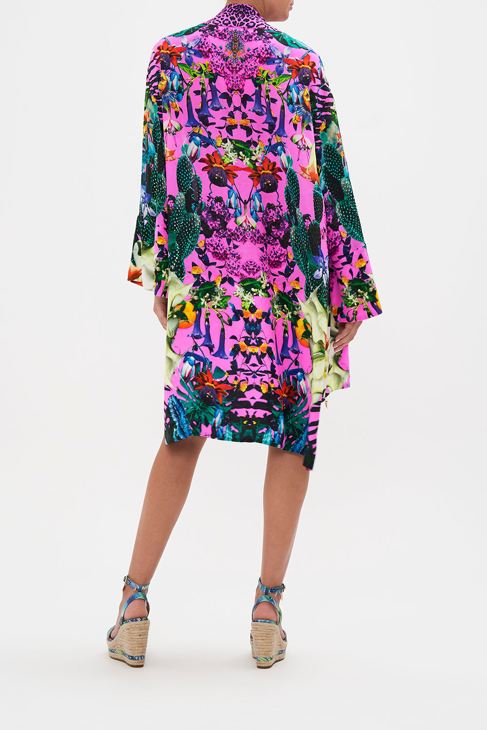 LAYERING WITH NECK BANDS EXOTICA EROTICA