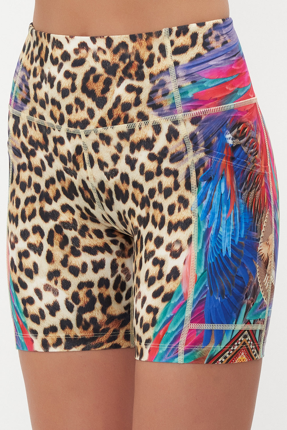 RUNNING SHORT WITH POCKET KINGDOM CALL