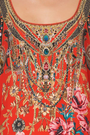 SHORT ROUND NECK KAFTAN AND THE QUEEN WORE RED