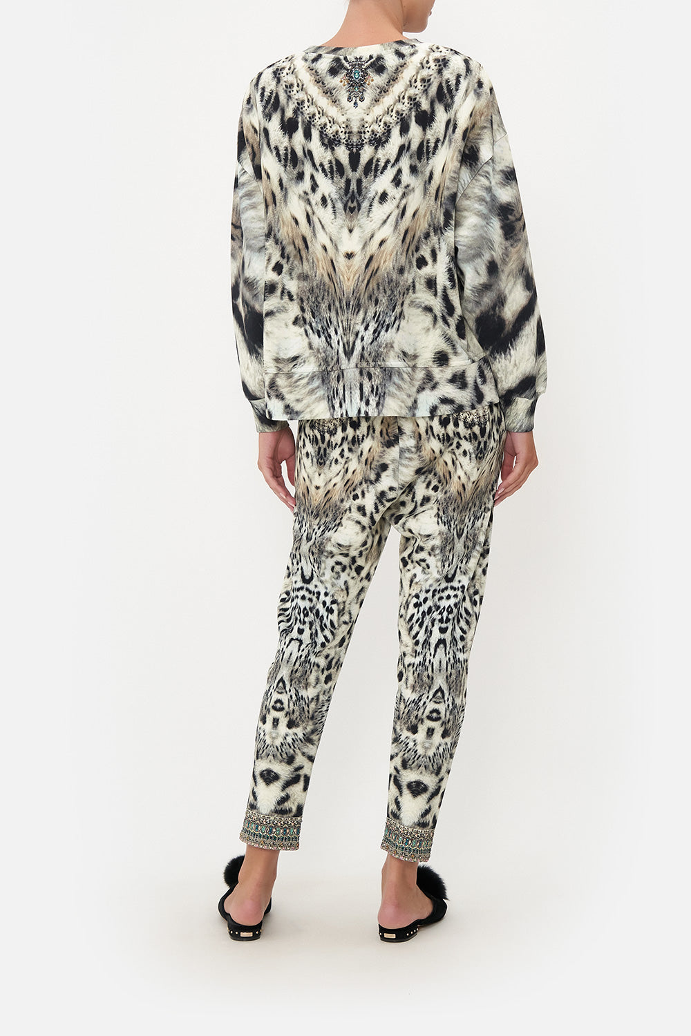 SHORT RELAXED SWEATER SNOW WHISPERS LOUNGE