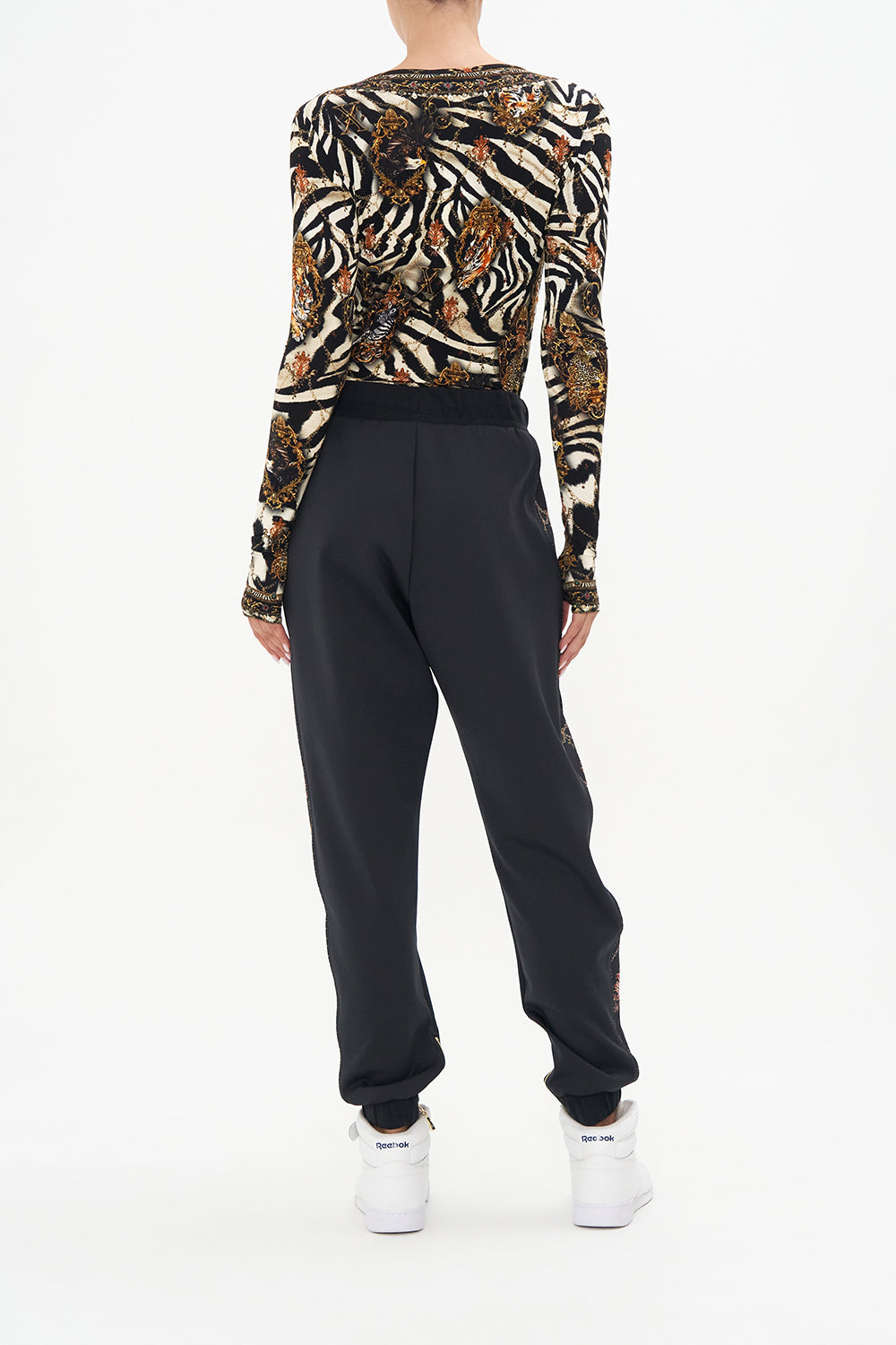 LONG SLEEVE THUMBHOLE TOP KNIGHTS OF JAGGIS TABLE