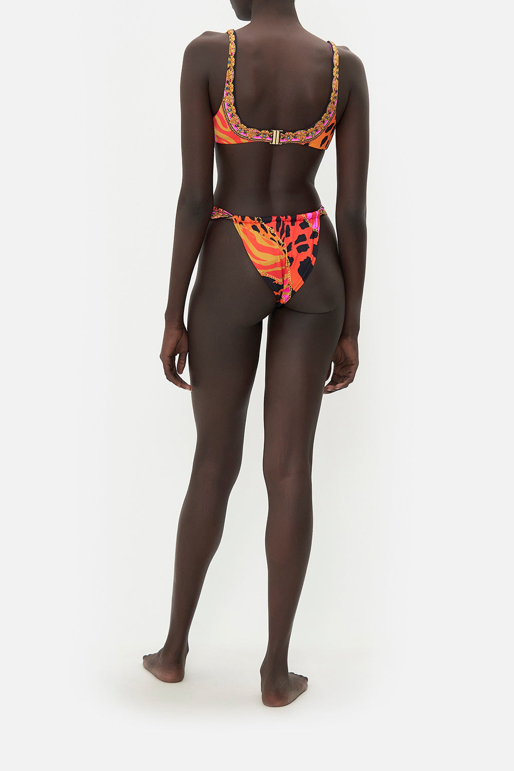 SQUARE NECK CROP TOP ALWAYS CHANGE YOUR SPOTS