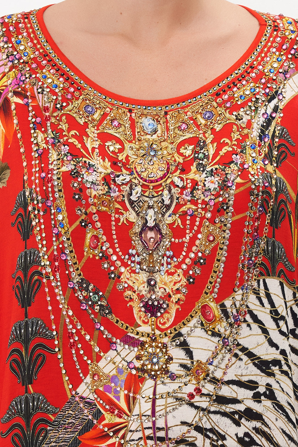 LOOSE FIT ROUND NECK TEE THE LEGEND OF ZIBA