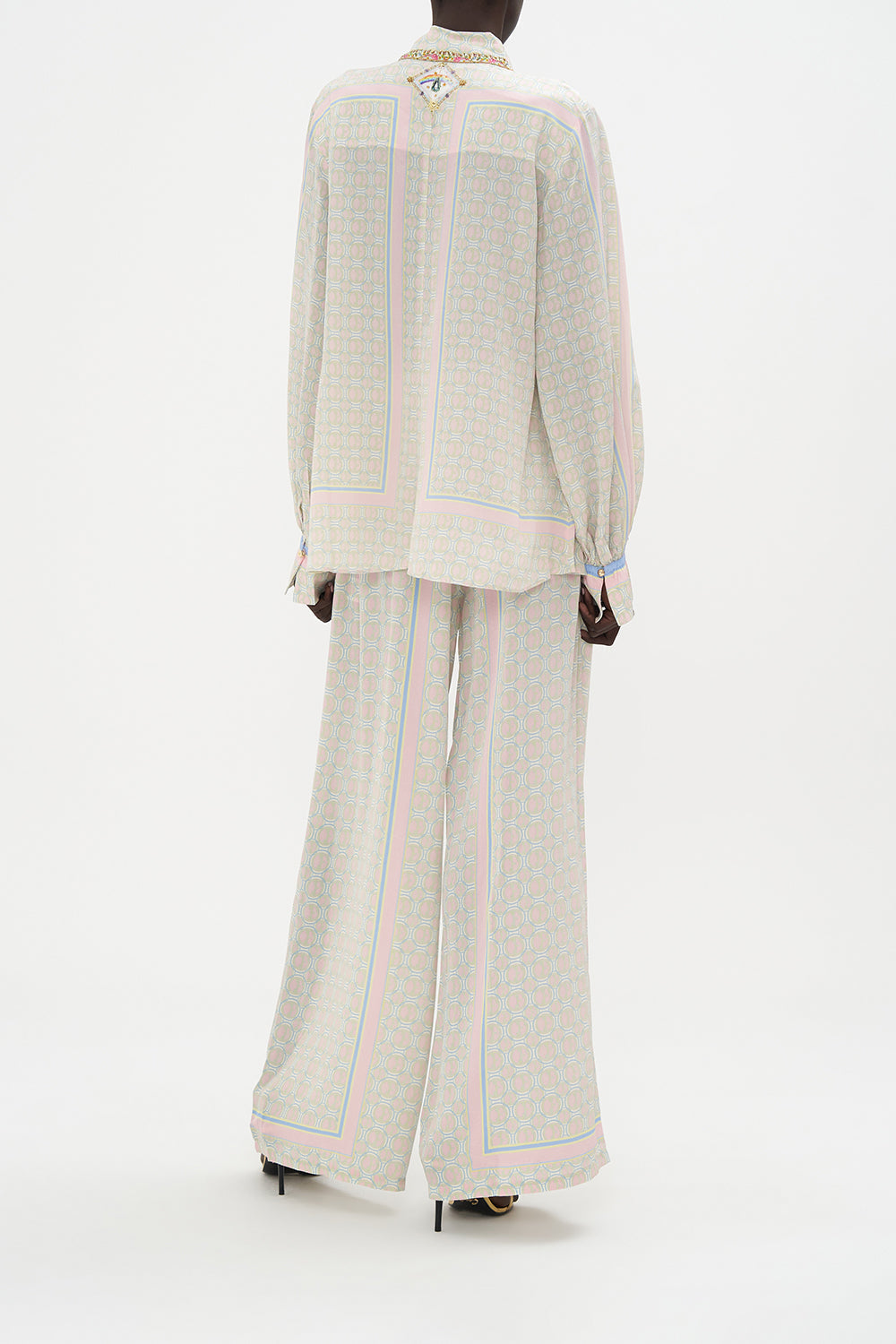 CURVED COLLAR BLOUSE SUNLIGHT SYMPHONY