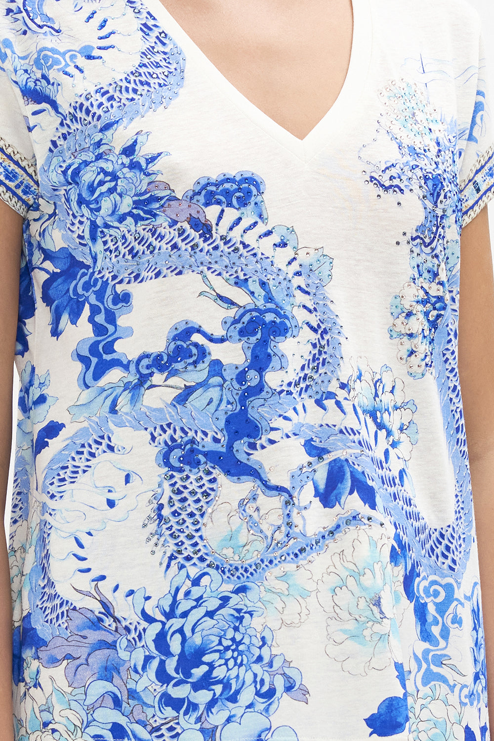 V NECK FITTED TEE HEART OF A DRAGON