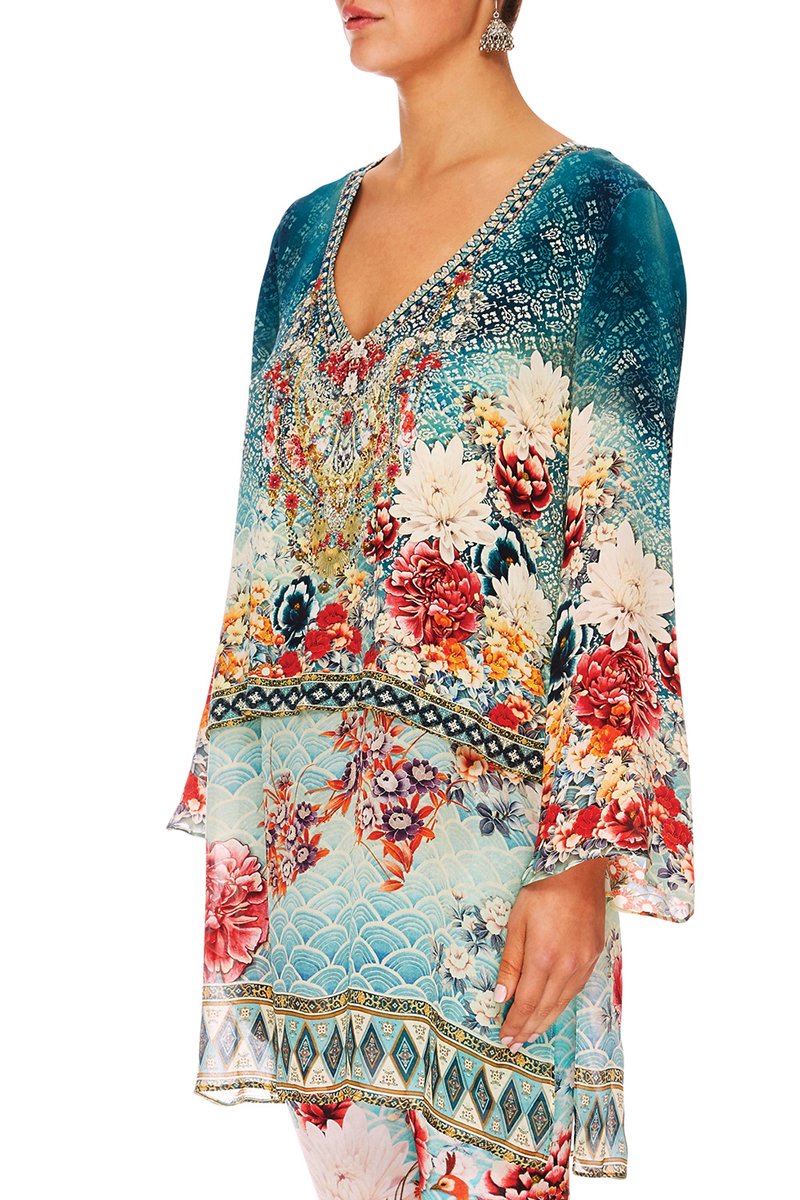 HER HEIRLOOM BLOUSE W SIDE SLIT UNDERLAY