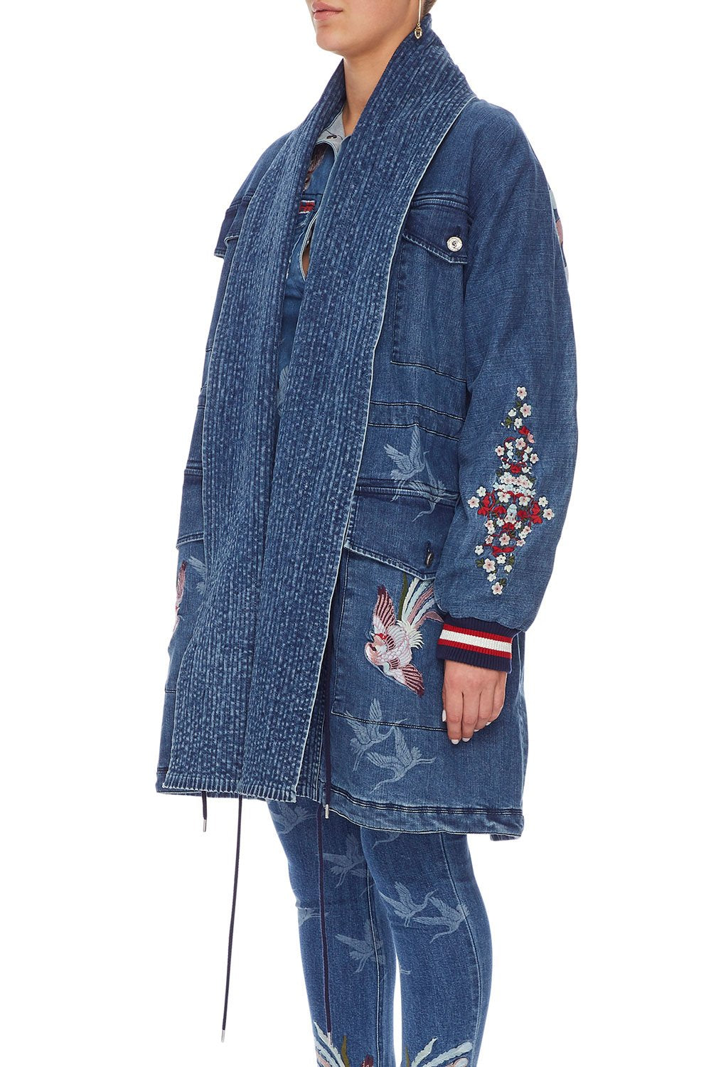 JACKET WITH KNOTCHED COLLAR FOR THE FANS