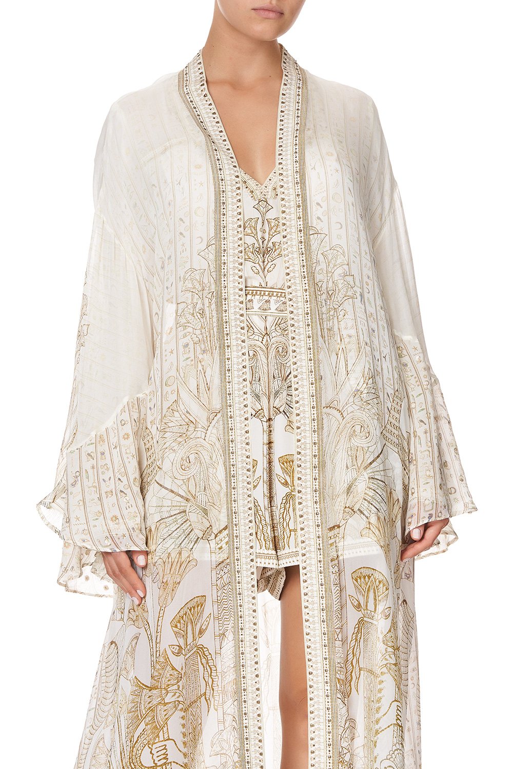 LAYERING ROBE WITH CONTRAST SLEEVE THE QUEENS CHAMBER