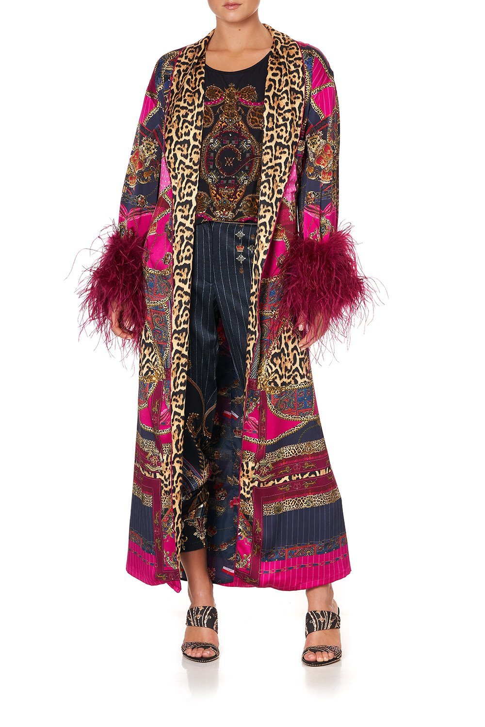 LOOSE FIT ROUND NECK TEE DINING HALL DARLING