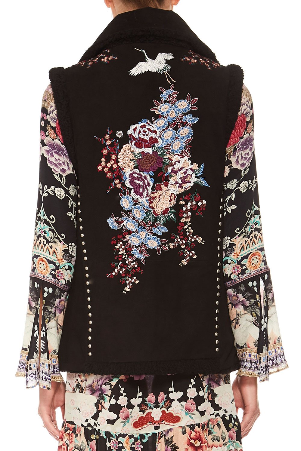 CAMILLA NIGHTS WITH HER SHEARLING WAISTCOAT W POCKETS