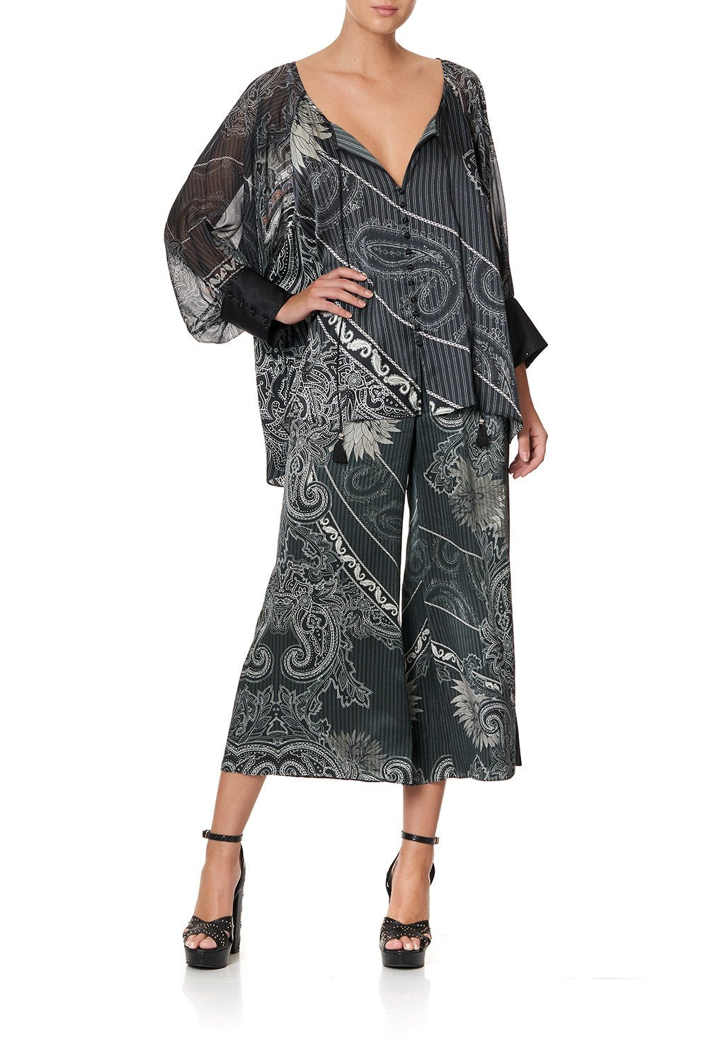 RAGLAN SLEEVE BUTTON UP TOP TALE OF THE FIRE BIRD