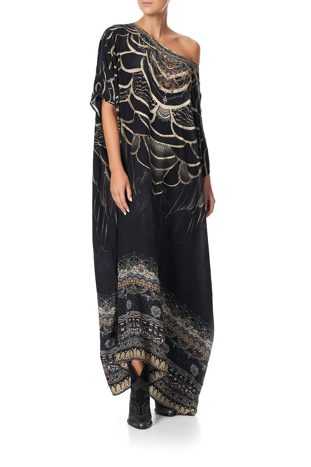 ROUND NECK KAFTAN UNDER A FULL MOON