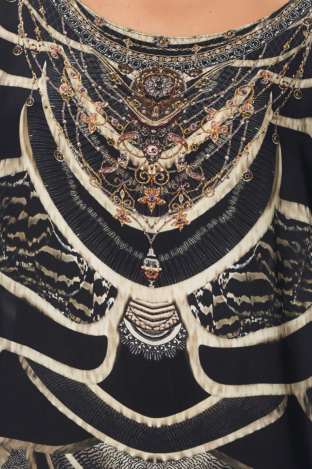 ROUND NECK KAFTAN UNDER A FULL MOON