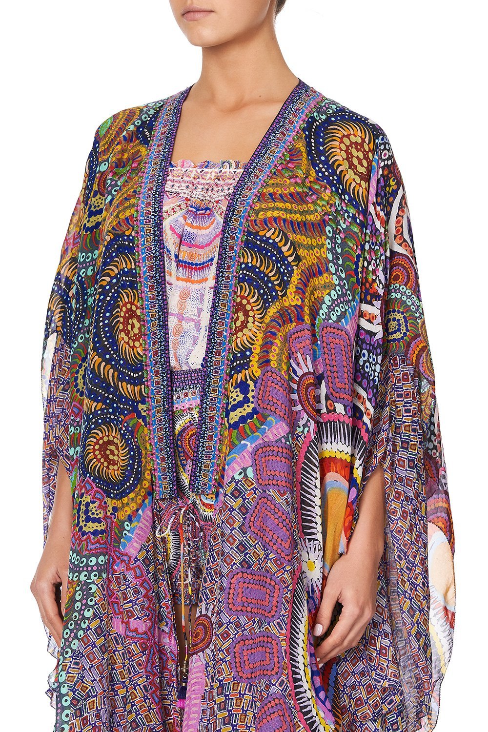 SCALLOPED EDGE LAYER WARLU DREAMING