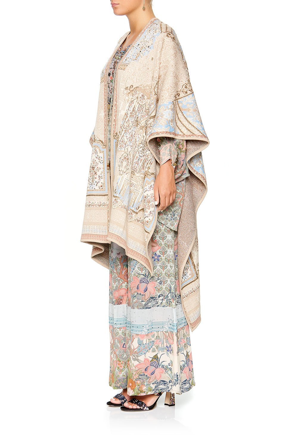 THROW OVER PONCHO BLANCHES BLESSING