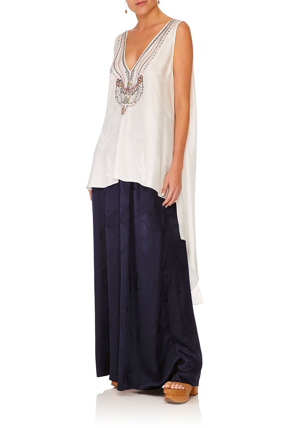 V-NECK TOP WITH SPLIT BACK SOLID WHITE