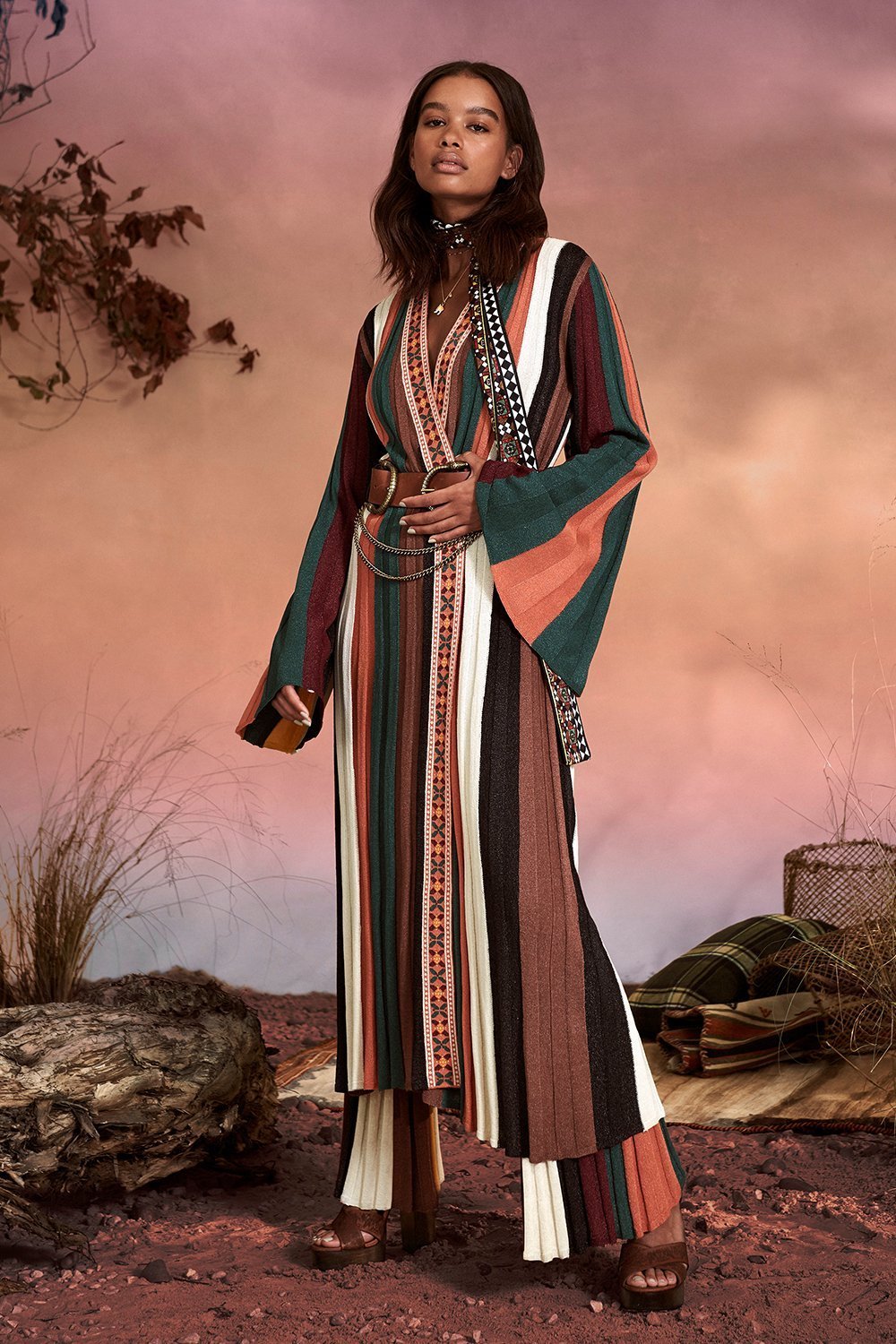 FLARED SLEEVE KNIT ROBE PAVED IN PAISLEY