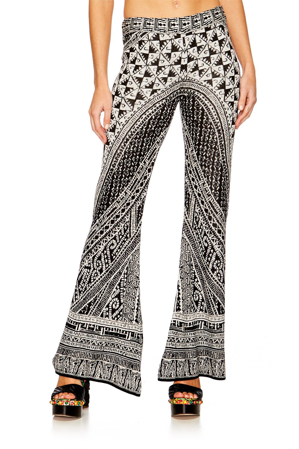 HANGING AROUND FLARED KNIT PANT