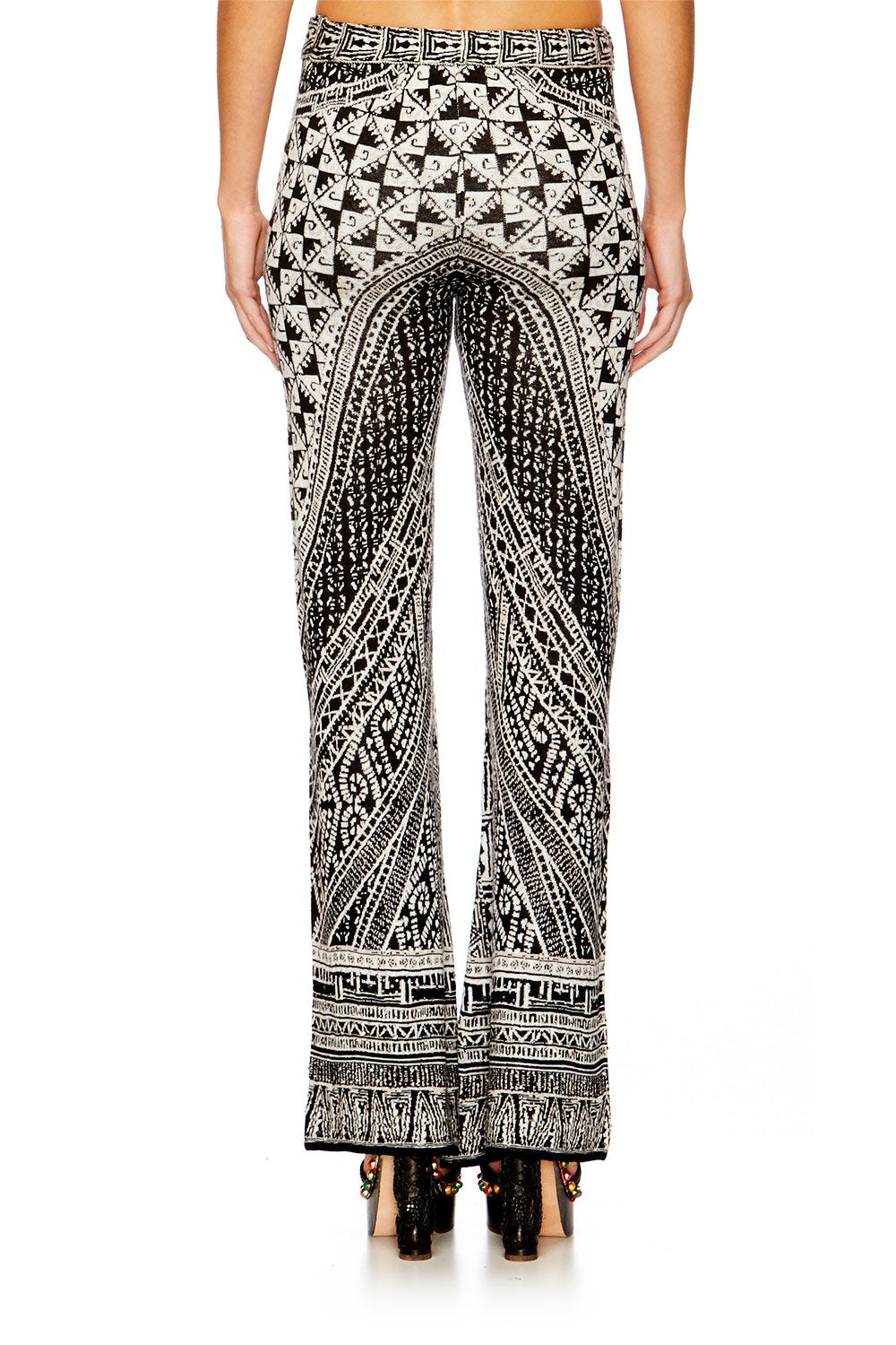 HANGING AROUND FLARED KNIT PANT