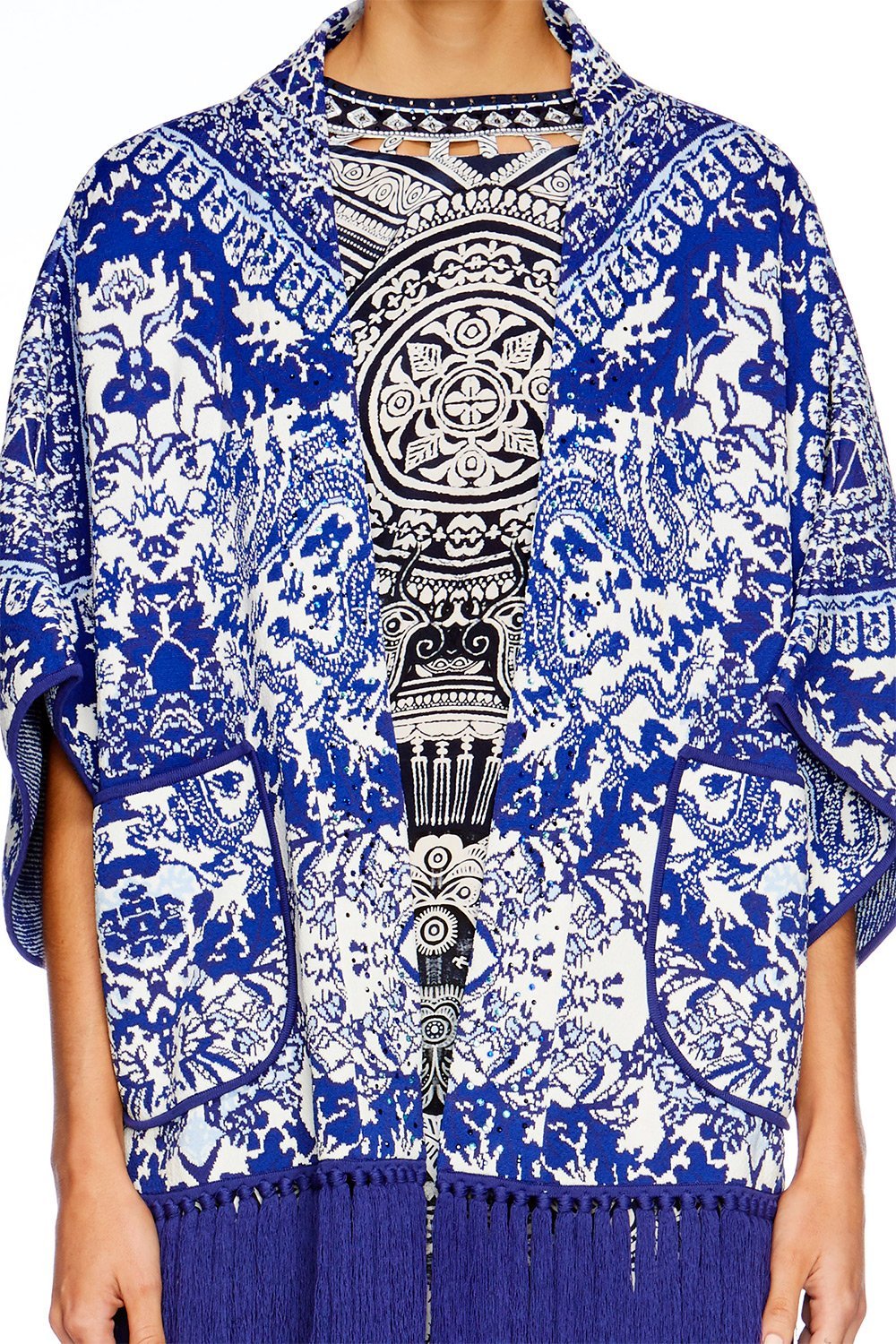 POETS SANCTUARY PONCHO W POCKETS & FRINGING